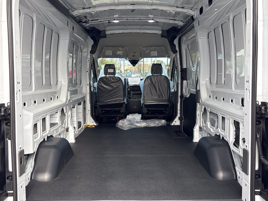 New 2026 Ford Transit 250 148 Medium Roof RWD image 10