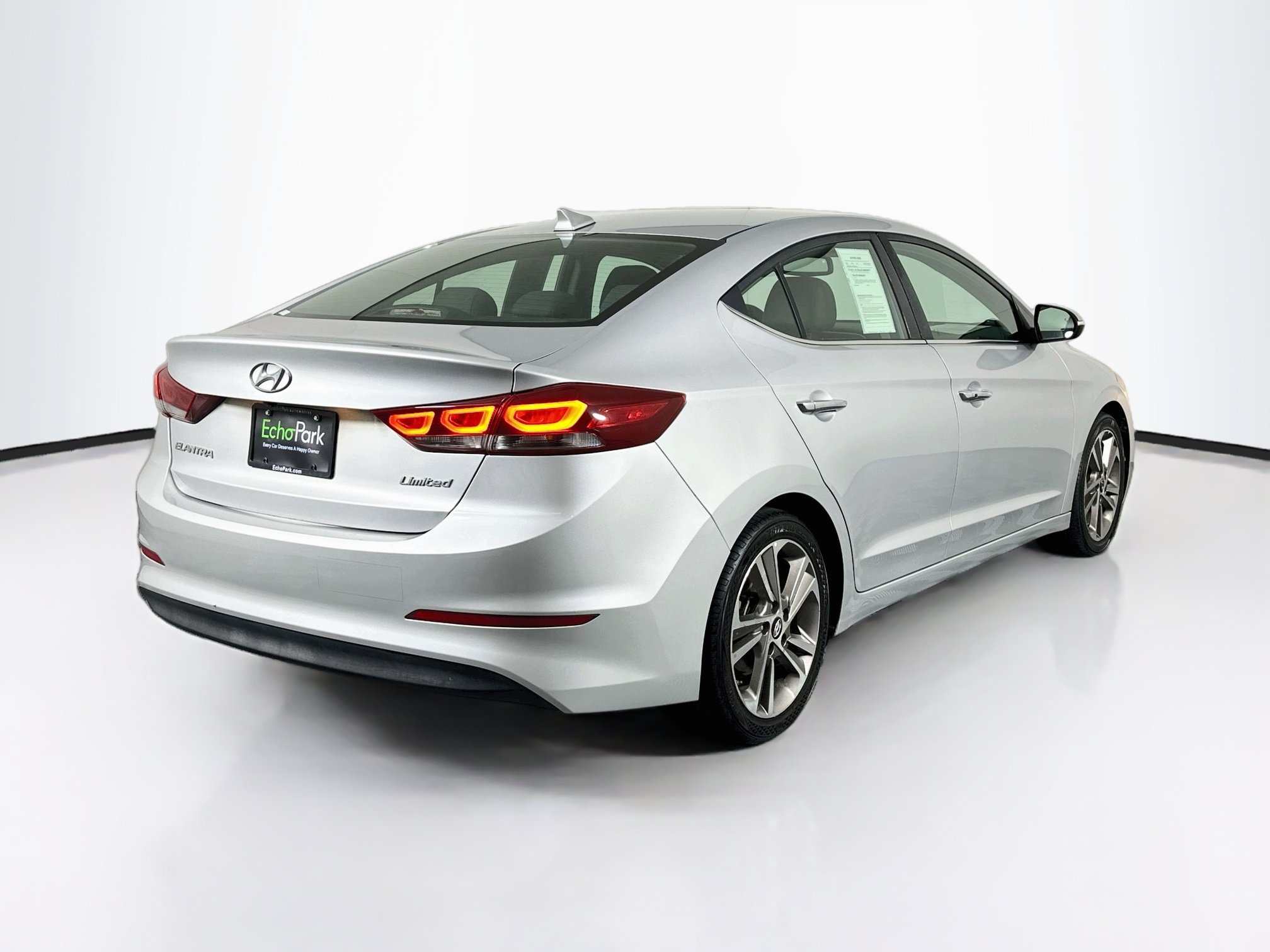 Used 2017 Hyundai Elantra Limited FWD image 9