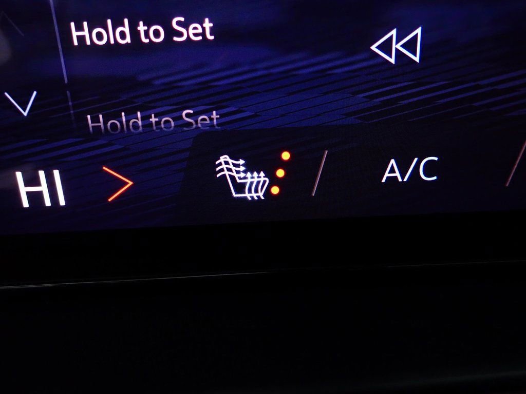 Used 2025 Chevrolet Tahoe Z71 image 4