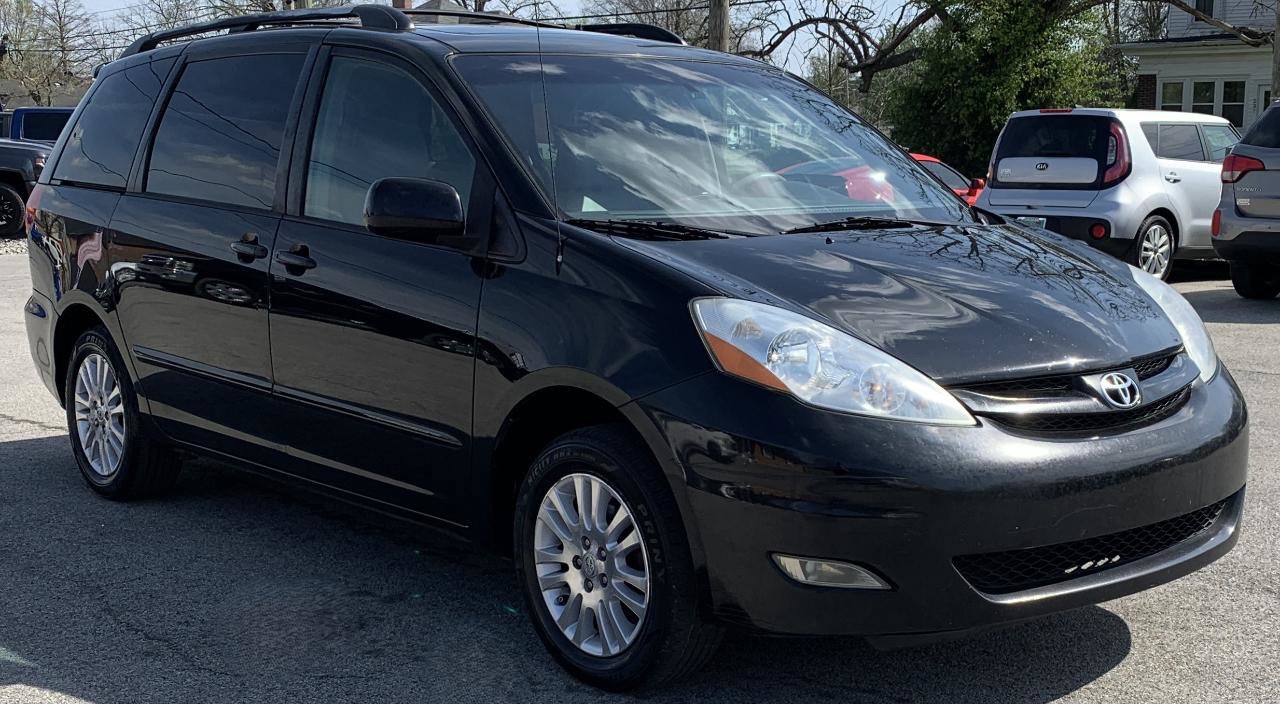 Used 2009 Toyota Sienna XLE FWD image 7