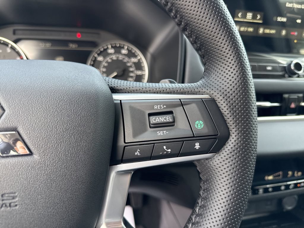 New 2026 Mitsubishi Outlander LE FWD image 24
