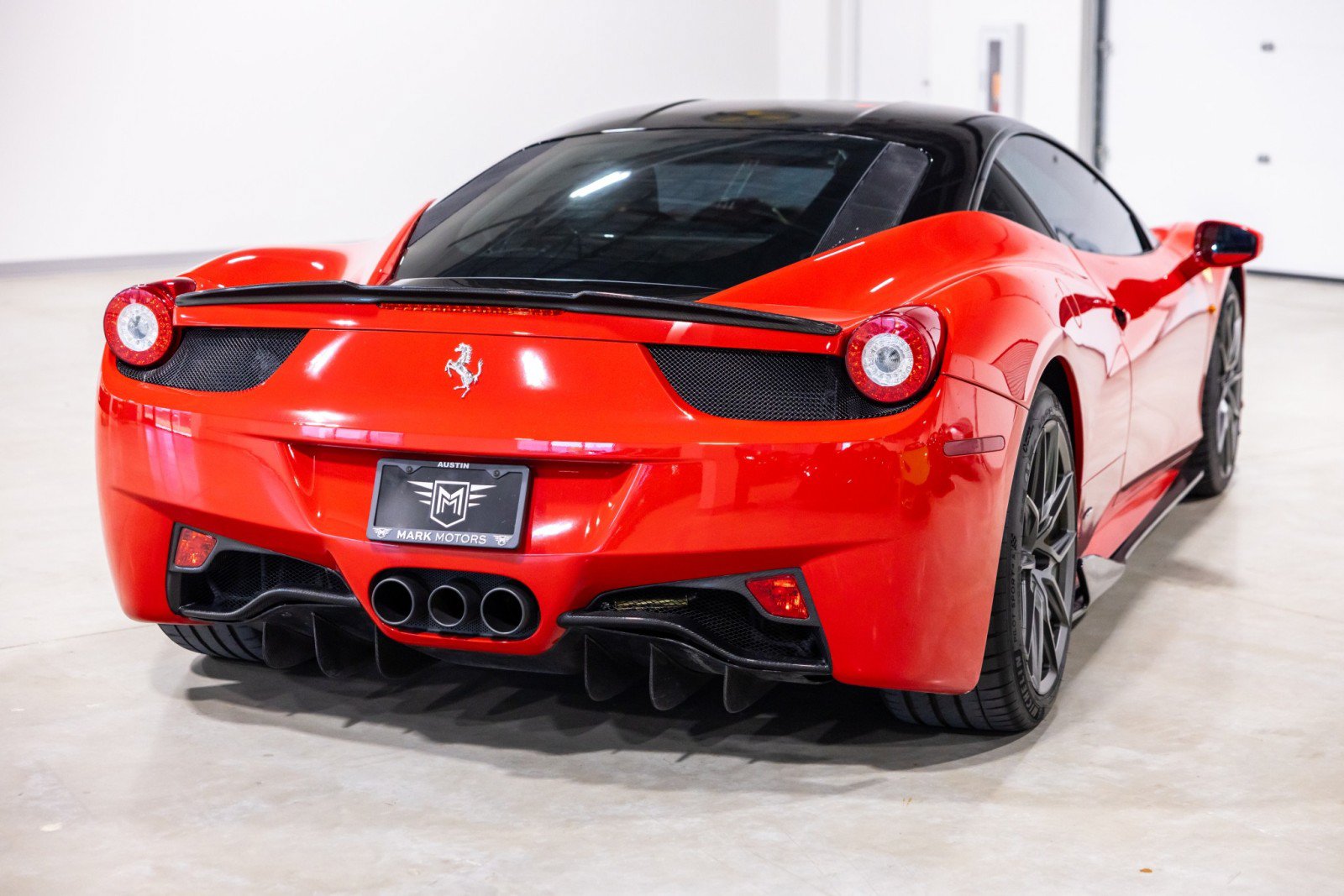 Used 2012 Ferrari 458 Italia Coupe RWD image 9