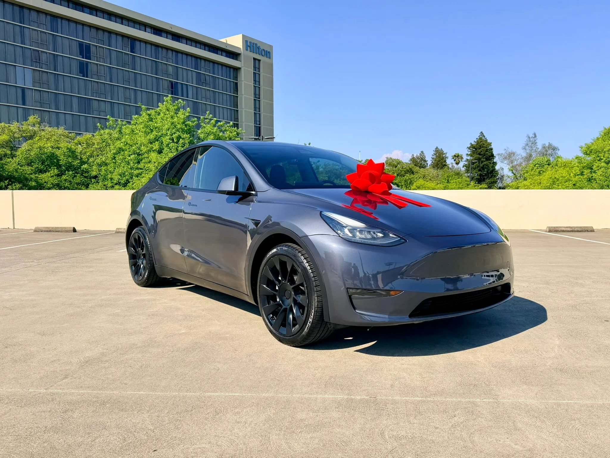 Used 2023 Tesla Model Y Long Range AWD/4WD image 2