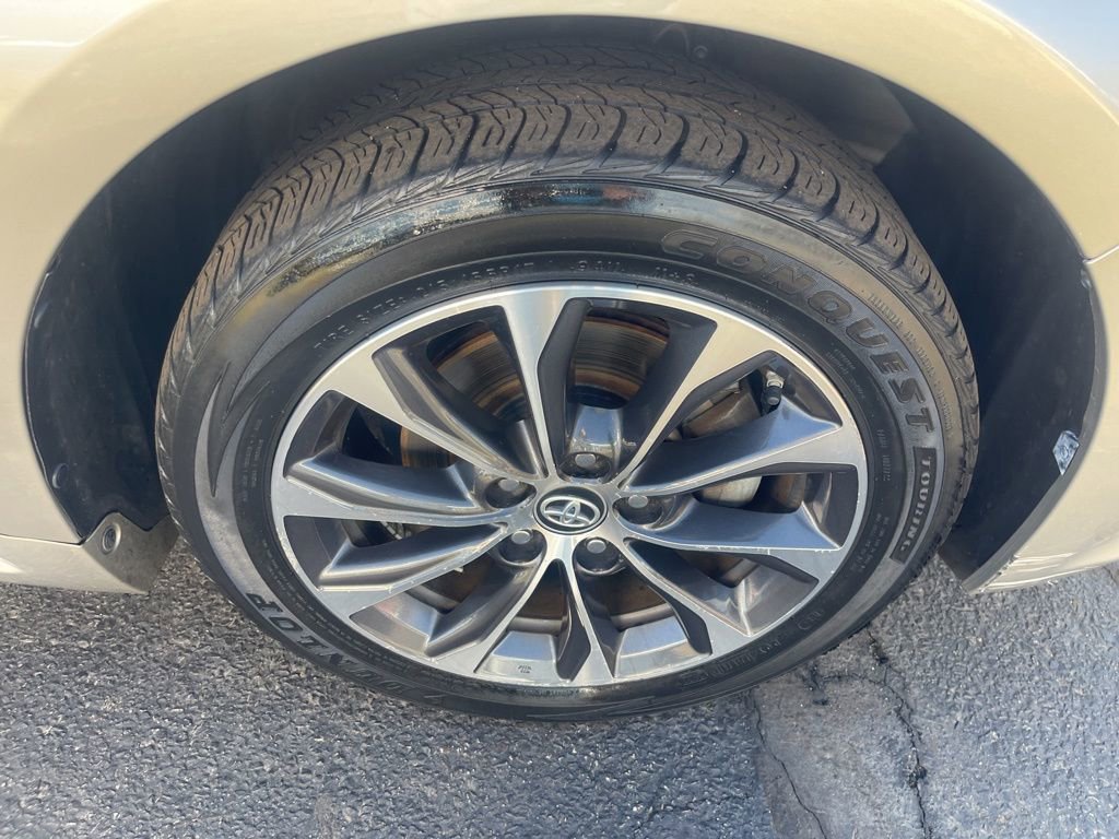 Used 2018 Toyota Avalon XLE Premium w/ Carpet Mat Package image 30