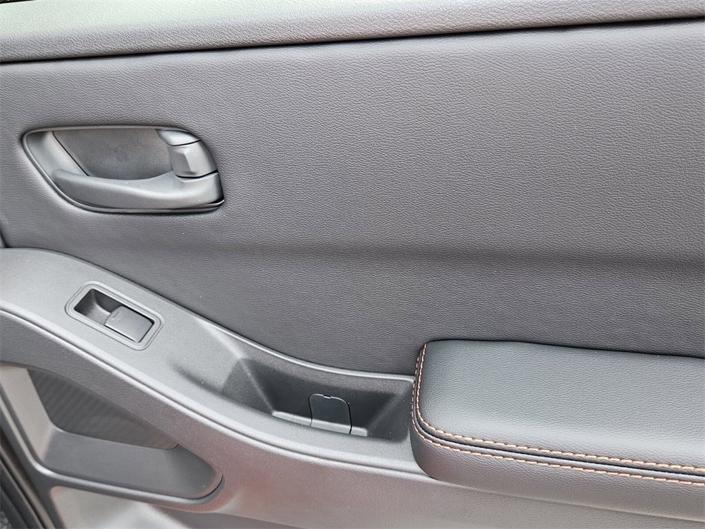 New 2026 Nissan Frontier PRO-4X w/ Pro-4x Convenience Package image 12