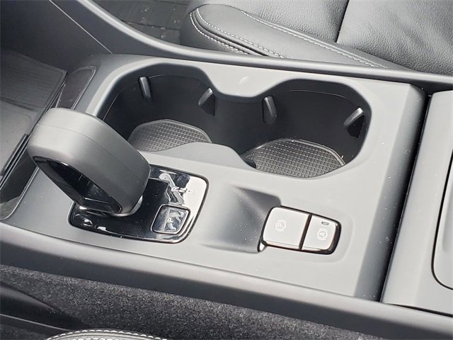 Used 2025 Volvo XC40 B5 Core w/ Protection Package Premier image 28