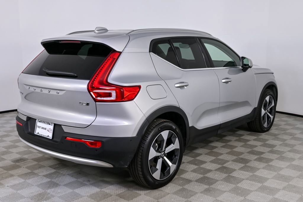 Certified 2025 Volvo XC40 B5 Plus image 26