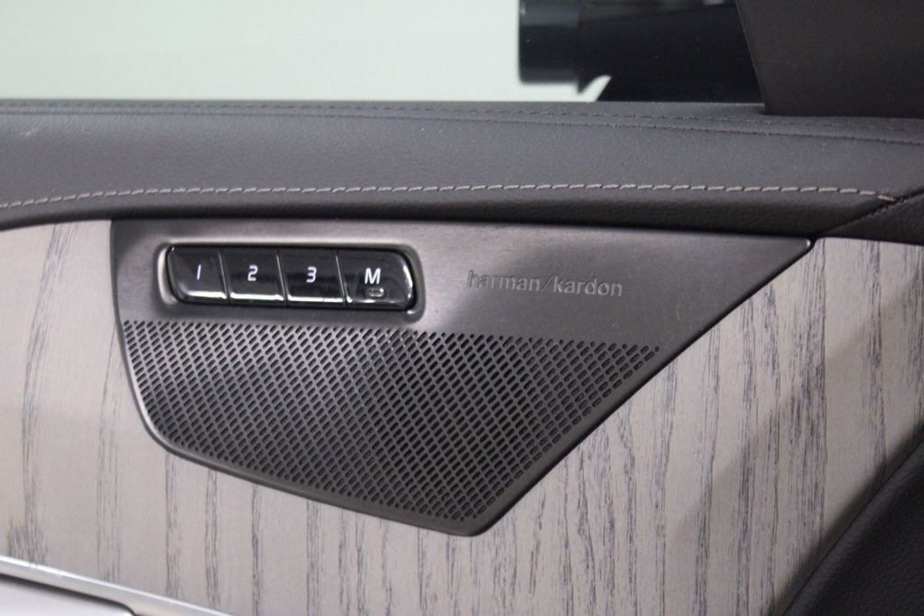 Used 2024 Volvo XC90 B6 Ultimate w/ Lounge Package image 12