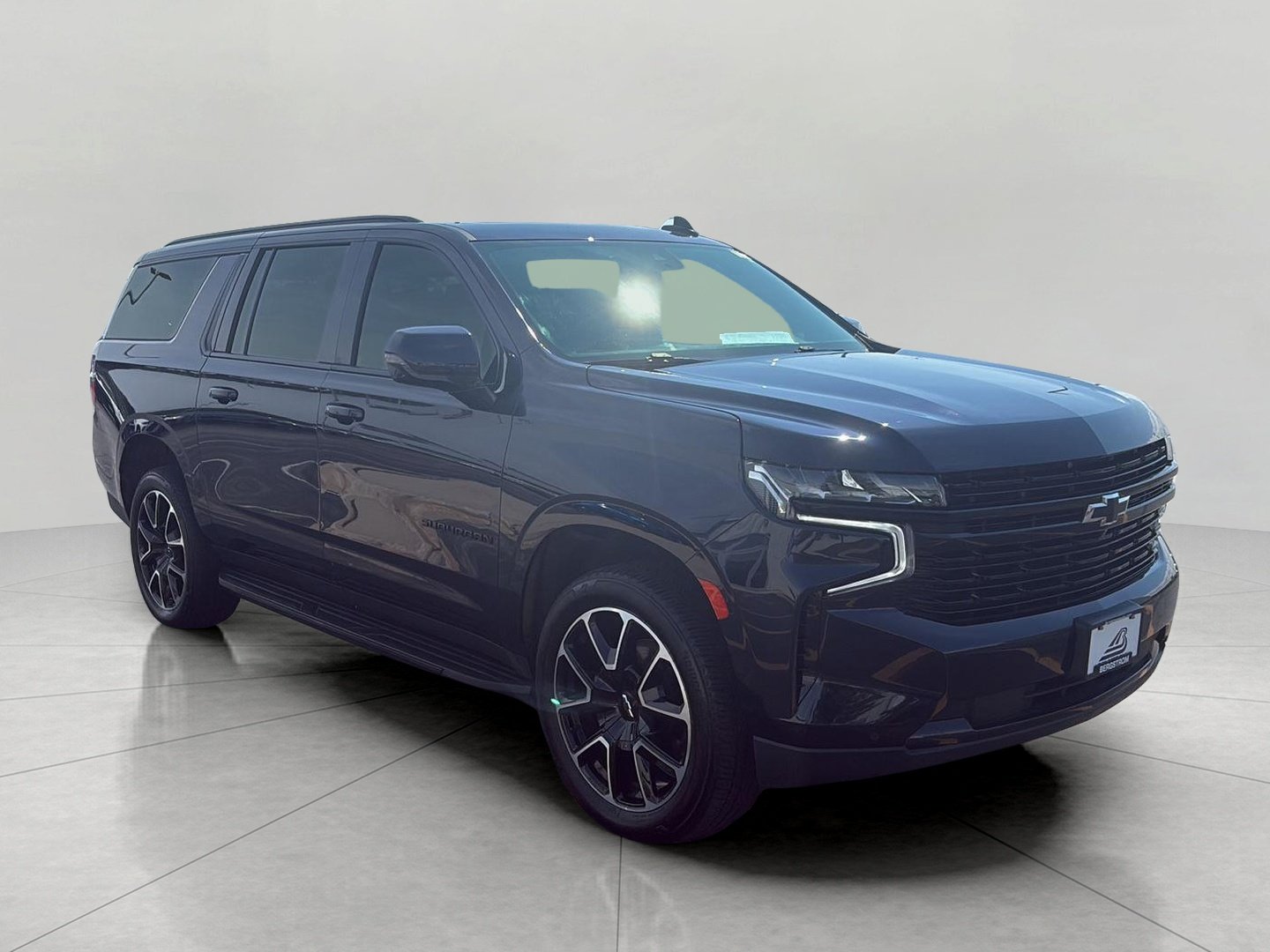 Used 2023 Chevrolet Suburban RST w/ Luxury Package AWD/4WD image 1