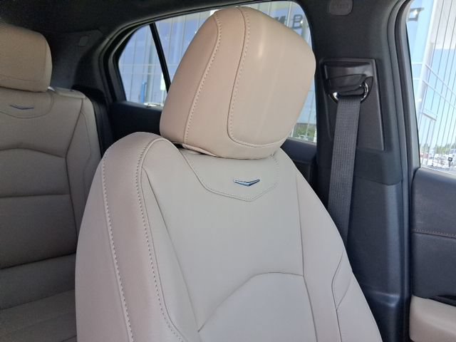 Used 2024 Cadillac XT4 Luxury w/ LPO, Floor Liner Package FWD image 17