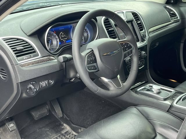 Used 2023 Chrysler 300 Touring L w/ Comfort Group RWD image 12