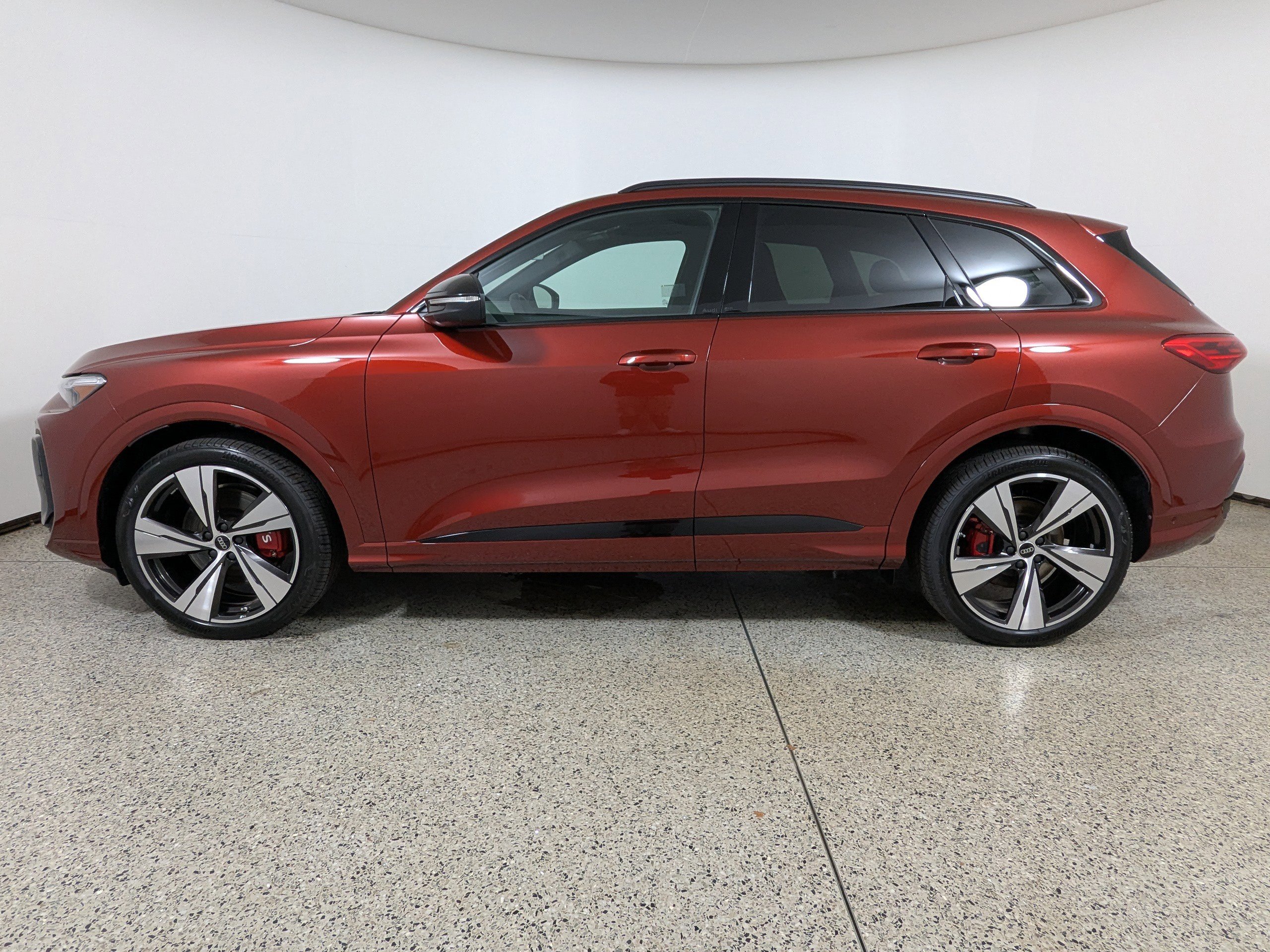 New 2025 Audi SQ5 Premium Plus image 4