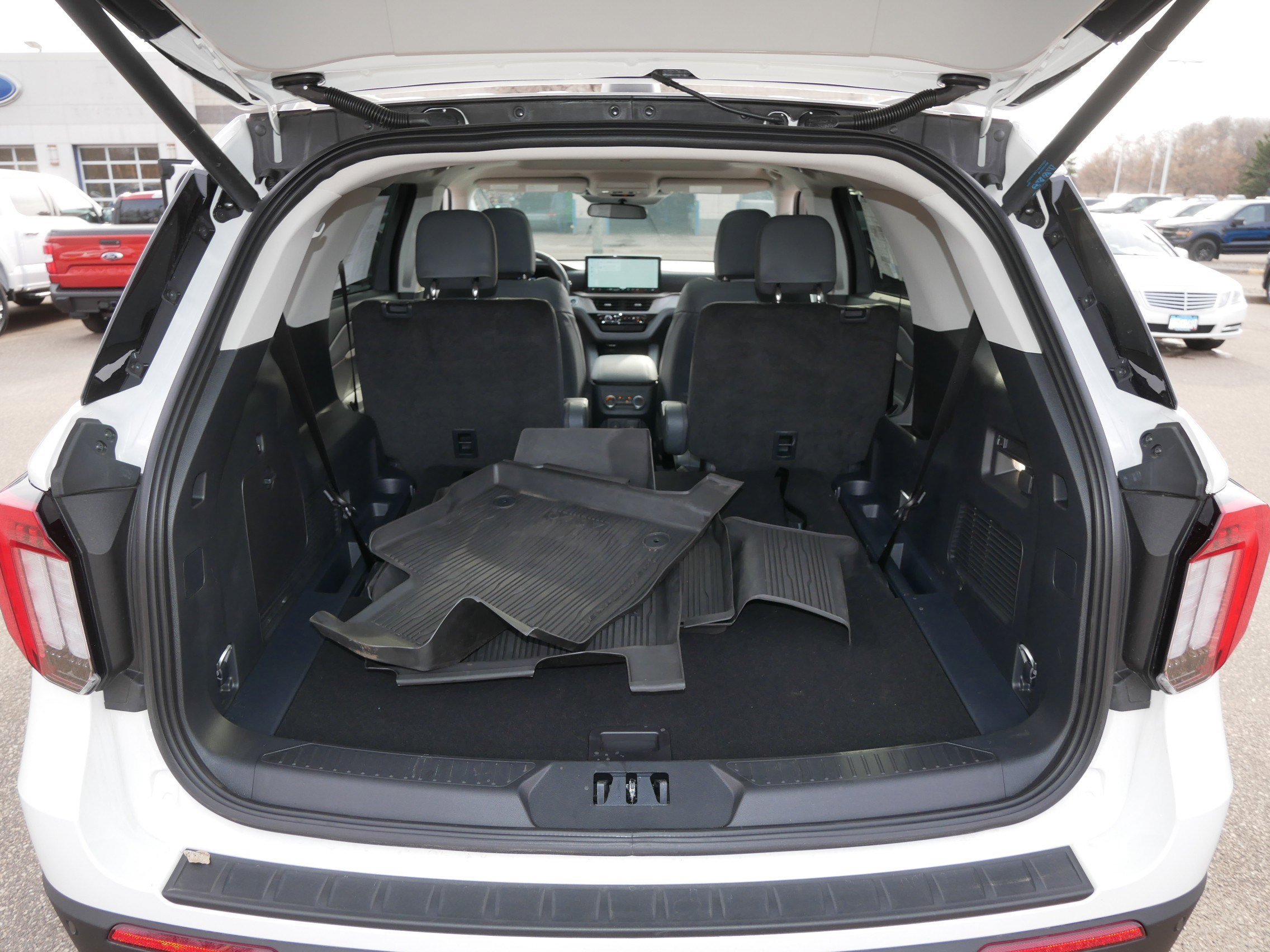 Used 2026 Ford Explorer Active w/ Active Comfort Package image 18
