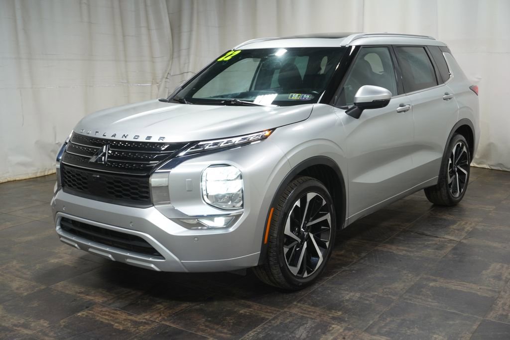 Used 2022 Mitsubishi Outlander SEL image 2