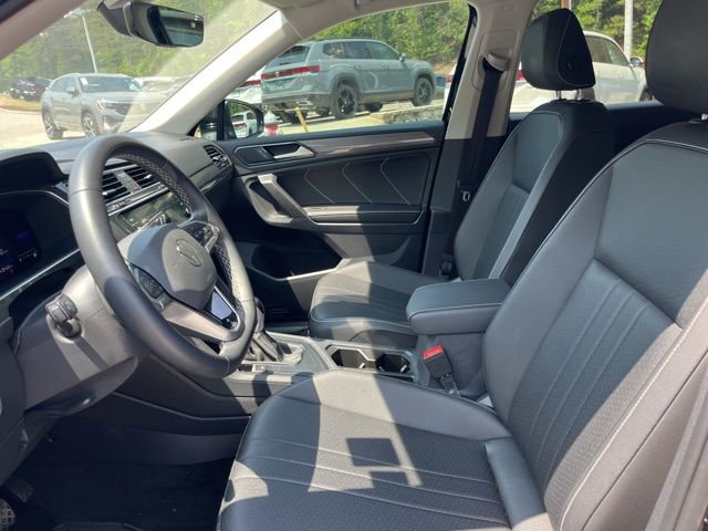 Used 2023 Volkswagen Tiguan SE image 7