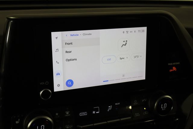 Used 2023 Toyota Highlander XLE FWD image 32