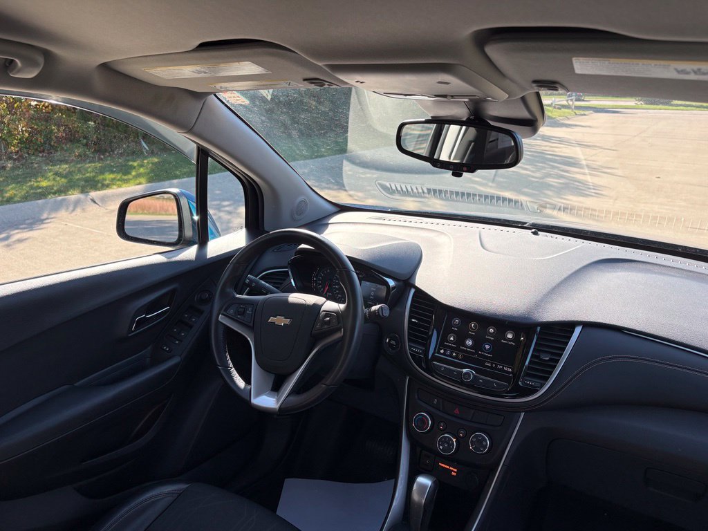 Used 2019 Chevrolet Trax LT w/ LT Convenience Package FWD image 4
