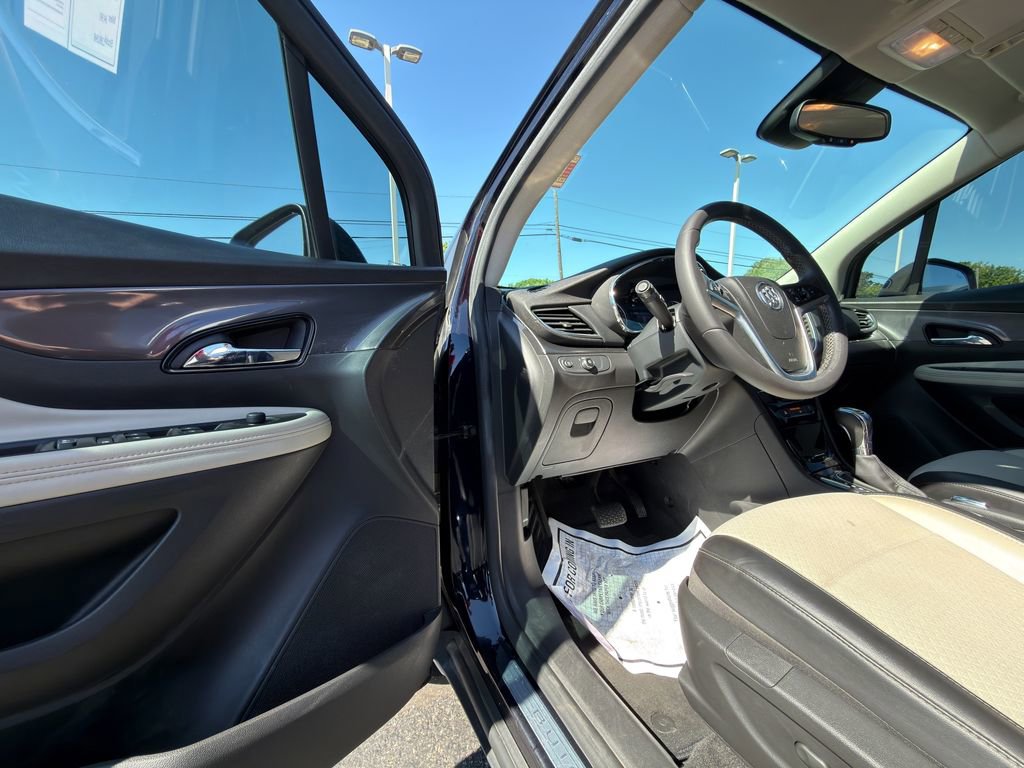 Certified 2021 Buick Encore Preferred w/ Safety Package FWD image 16