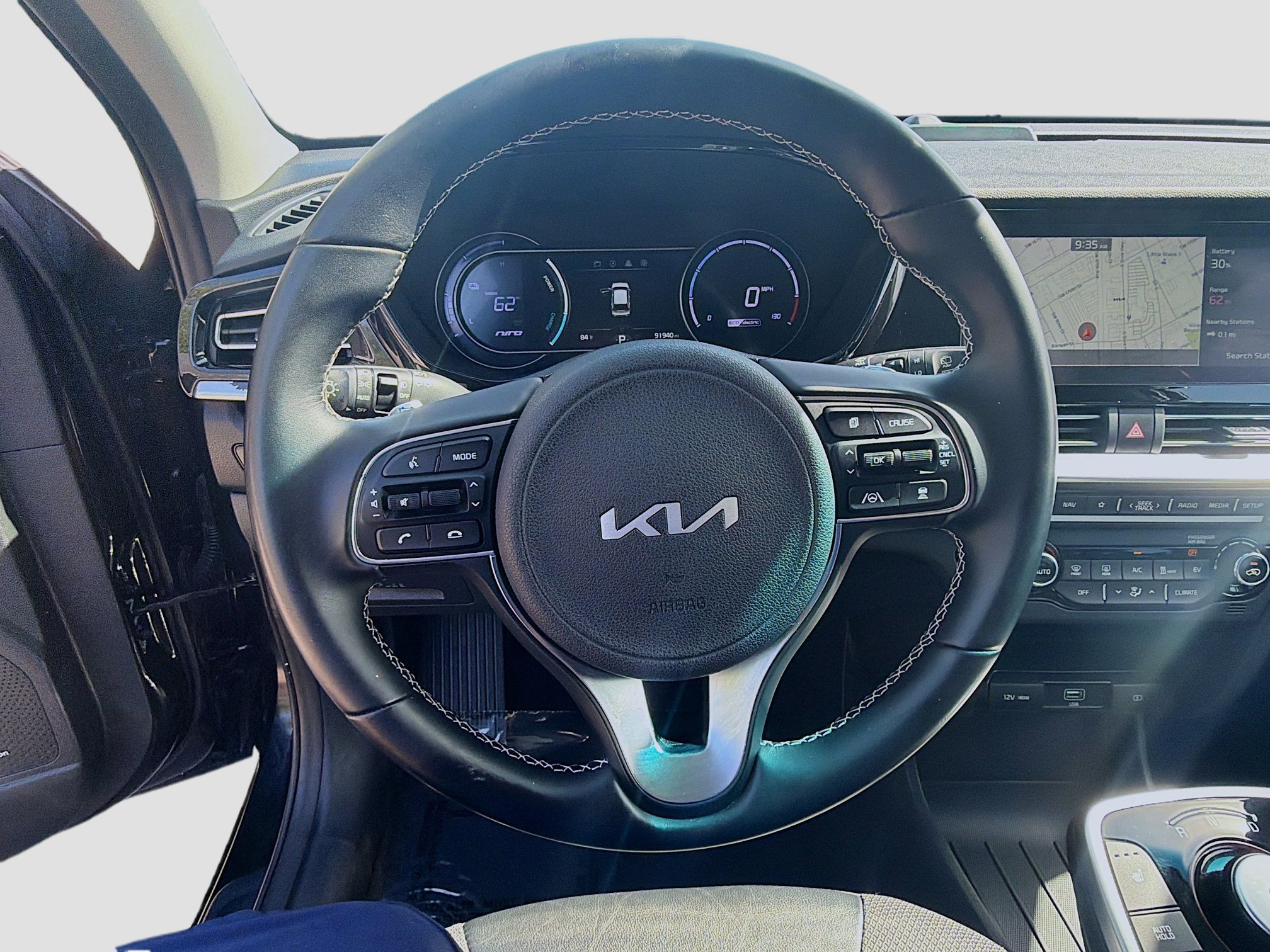 Used 2022 Kia Niro EX image 8