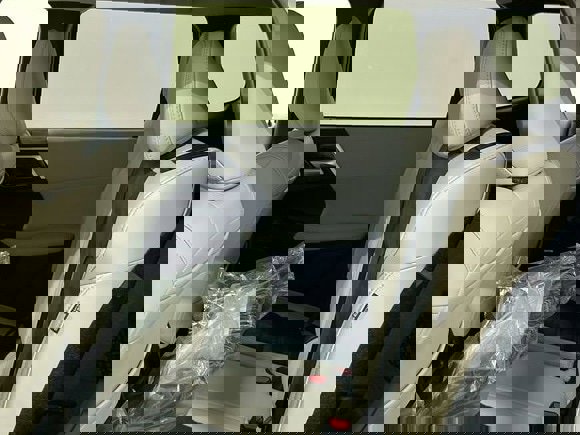 New 2025 Mitsubishi Outlander SE image 22