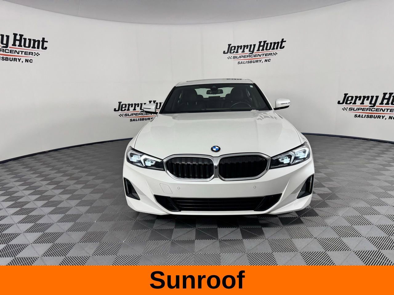 Used 2023 BMW 330i Sedan w/ Premium Package image 5