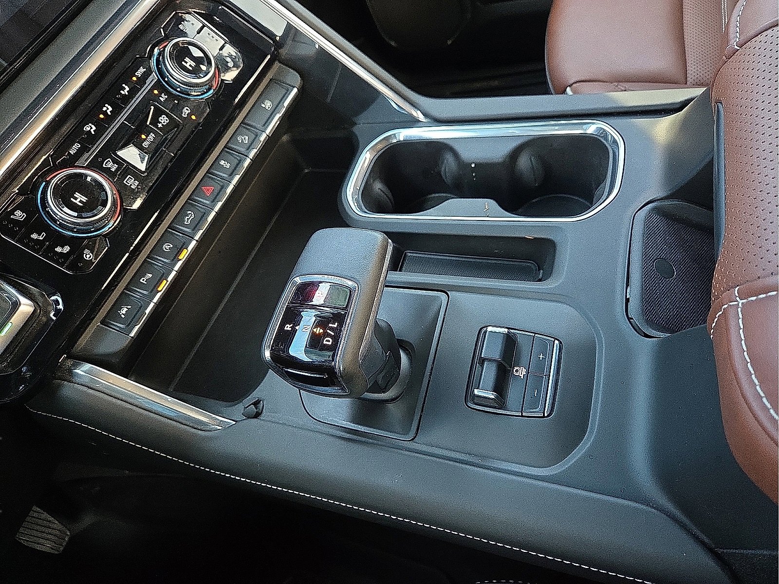 Used 2024 GMC Sierra 1500 Denali Ultimate image 25