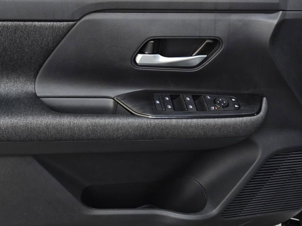 New 2026 Nissan Kicks SV image 16