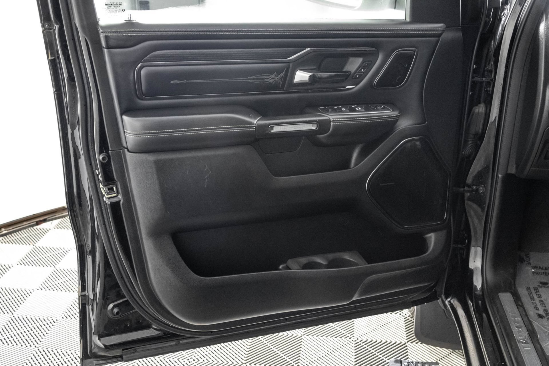 Used 2022 RAM 1500 Limited AWD/4WD image 37