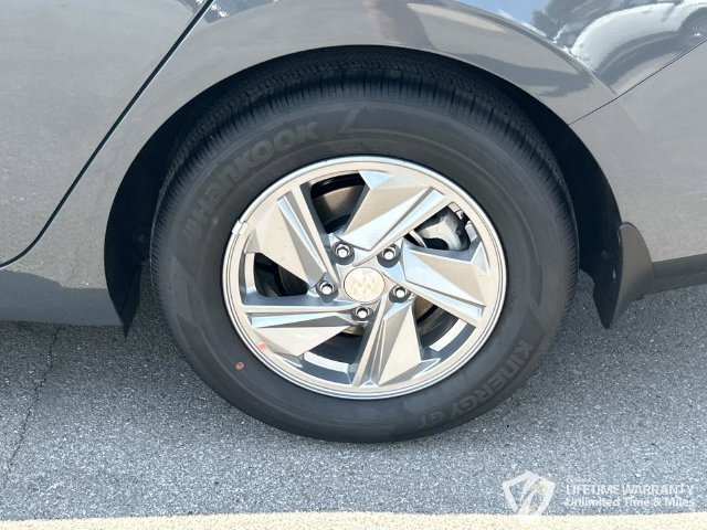 New 2026 Hyundai Elantra SE FWD image 12