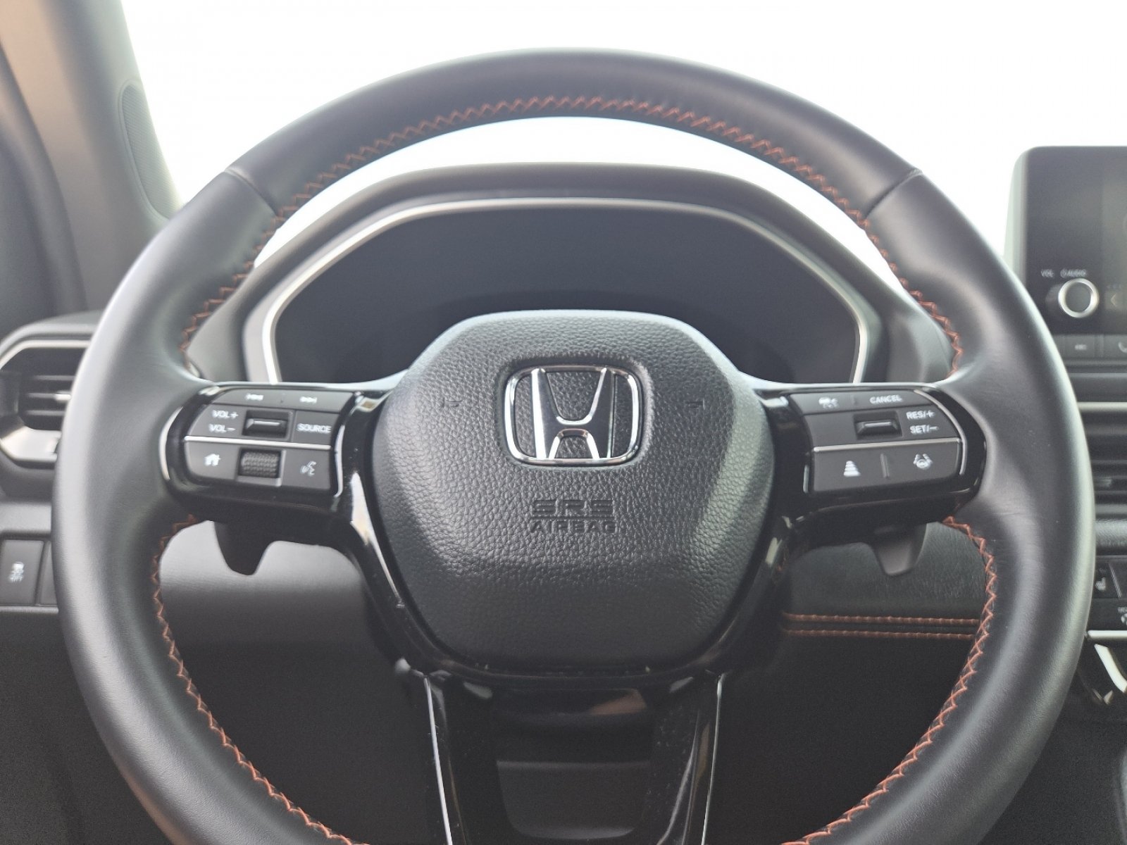 Used 2025 Honda Pilot Sport image 25