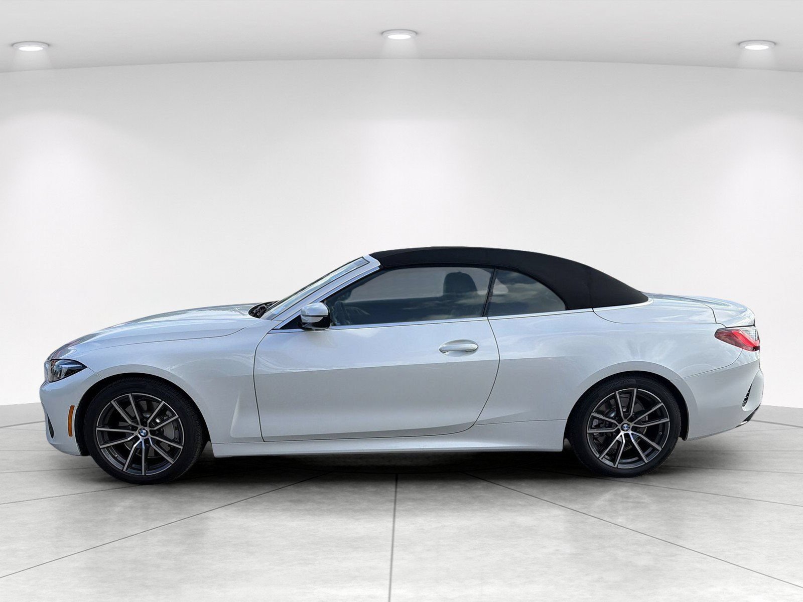 Used 2025 BMW 430i Convertible w/ Premium Package RWD image 7
