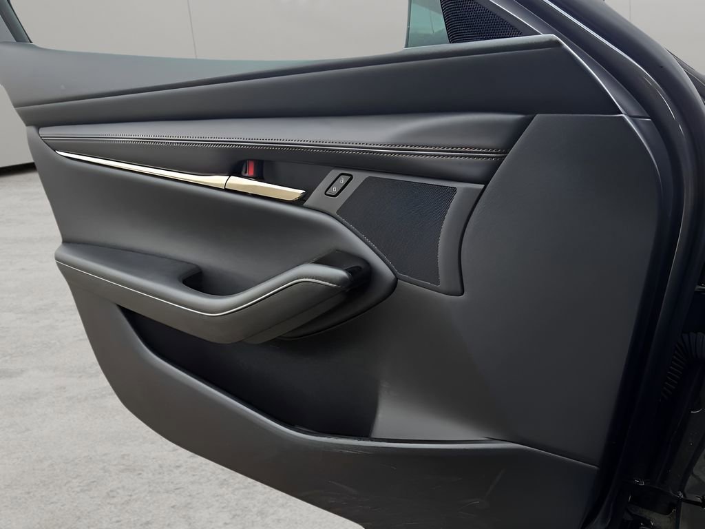 Used 2025 MAZDA MAZDA3 s image 17
