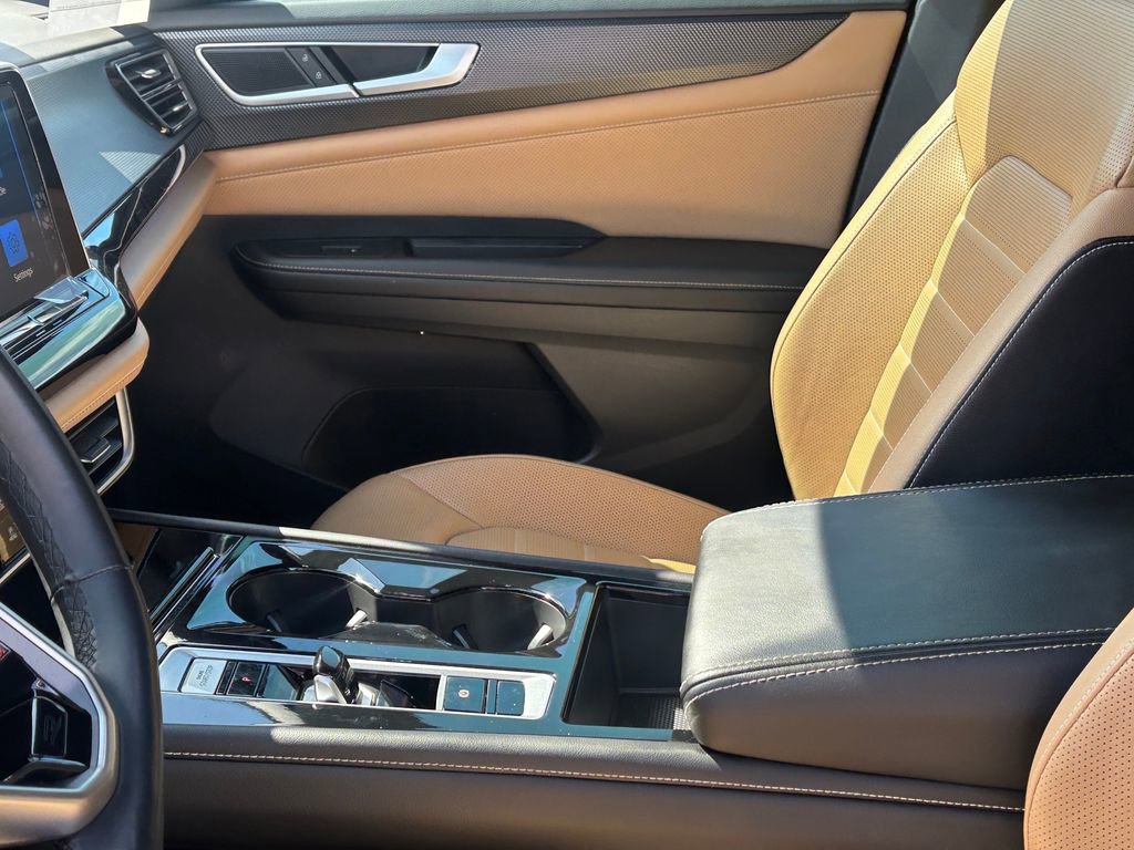 Used 2024 Volkswagen Atlas Cross Sport SEL R-Line image 10