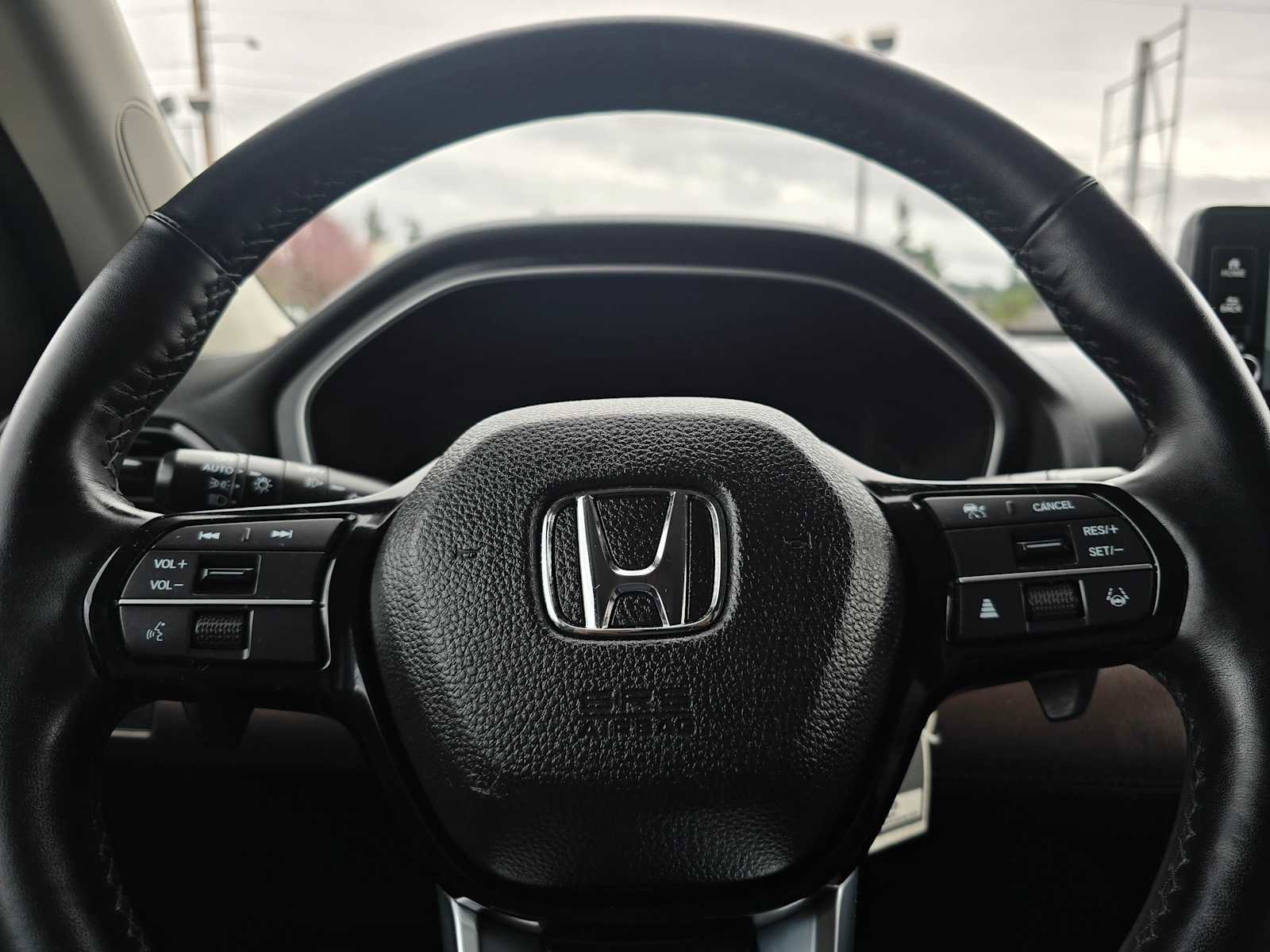 Used 2025 Honda Pilot Elite image 33