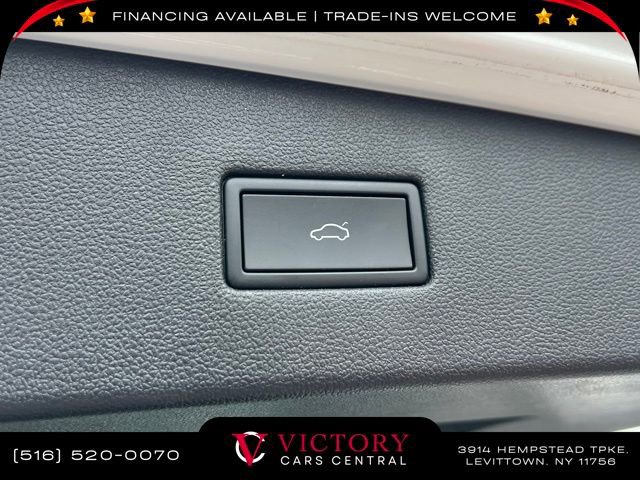 Used 2022 Volkswagen Tiguan SEL R-Line image 9