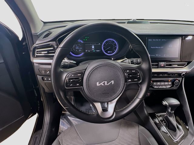 Used 2022 Kia Niro LXS image 11