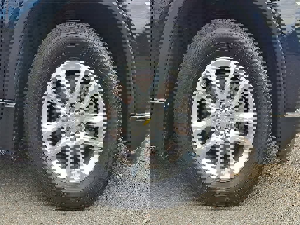 Used 2020 Chevrolet Traverse LT w/ Driver Confidence II Package image 24