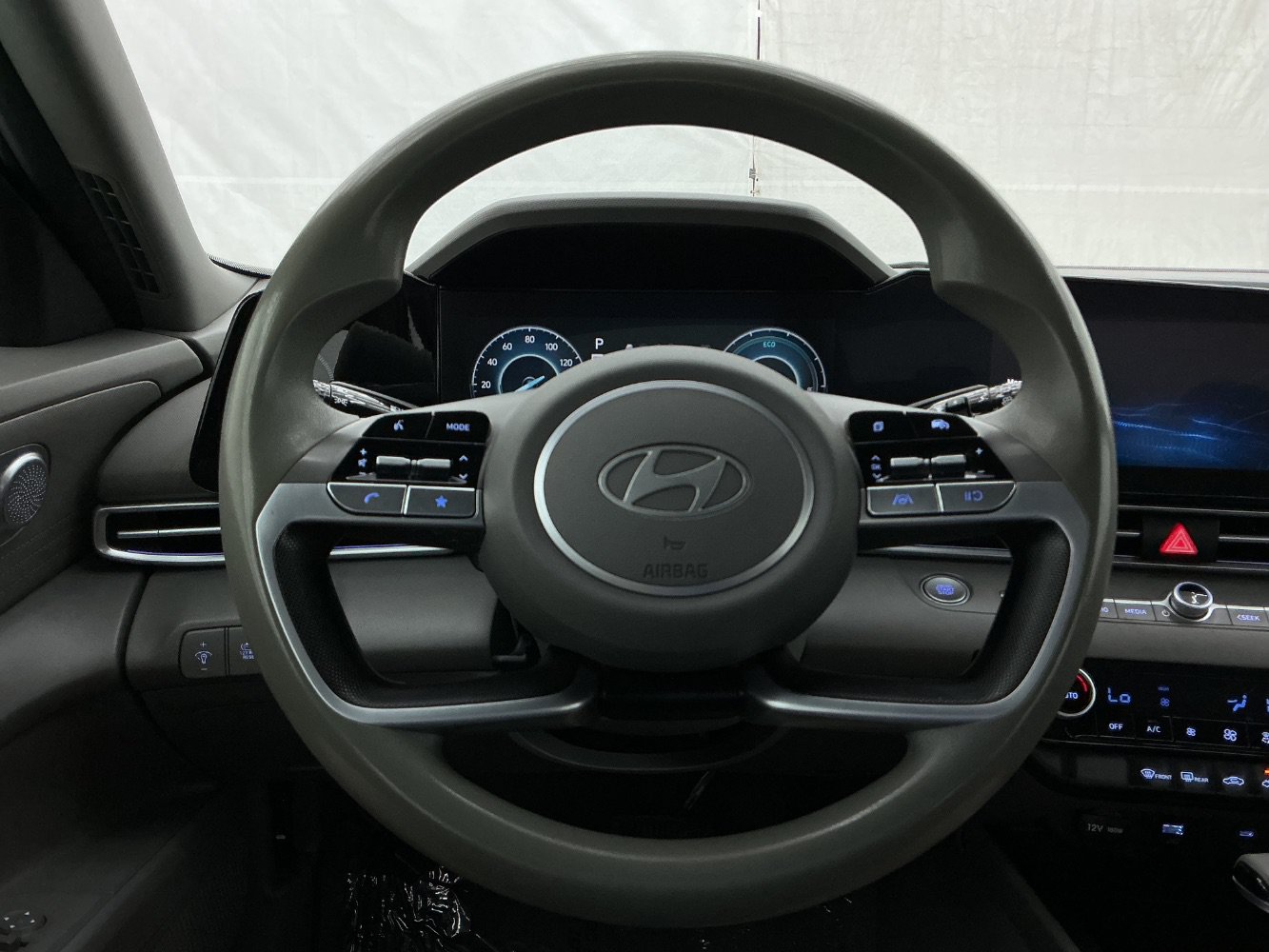 Used 2024 Hyundai Elantra Blue FWD image 33