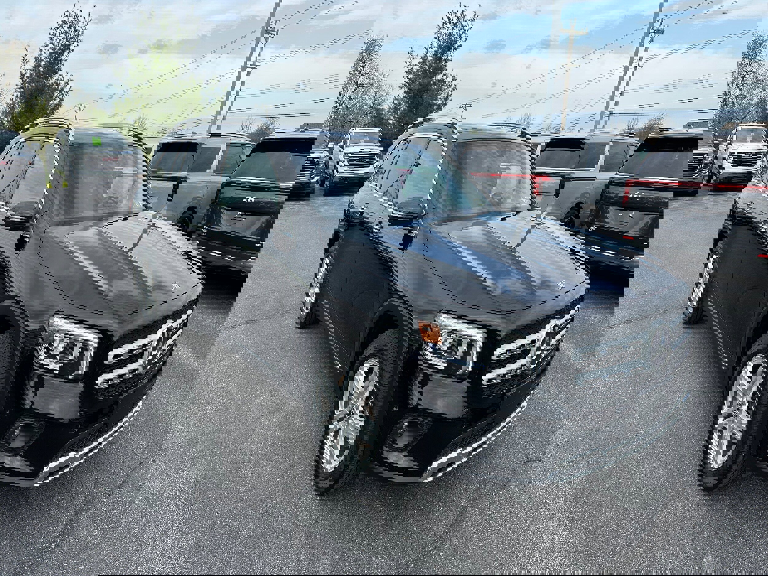 Used 2021 Mercedes-Benz GLB 250 4MATIC image 3