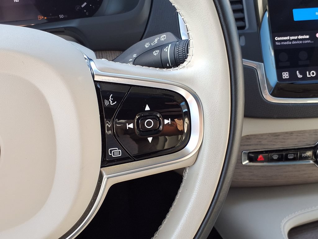 Certified 2023 Volvo XC90 B6 Core AWD/4WD image 31