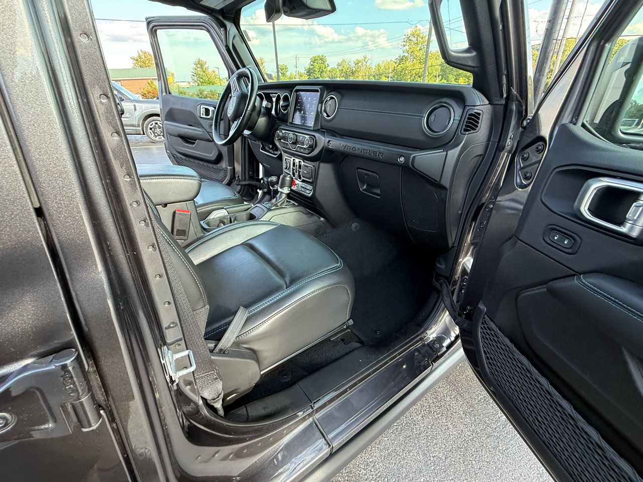 Used 2022 Jeep Wrangler Unlimited Rubicon 4xe w/ Dual Top Group image 45