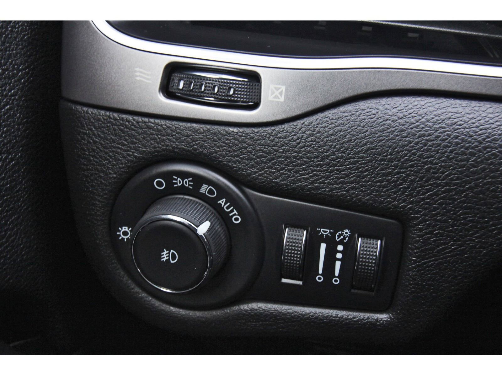 Used 2021 Jeep Cherokee Latitude Lux image 22