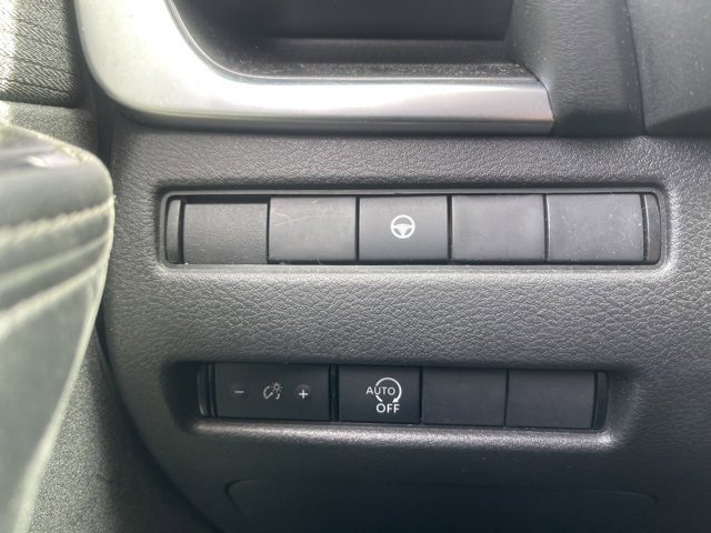 Used 2023 Nissan Rogue SV image 36