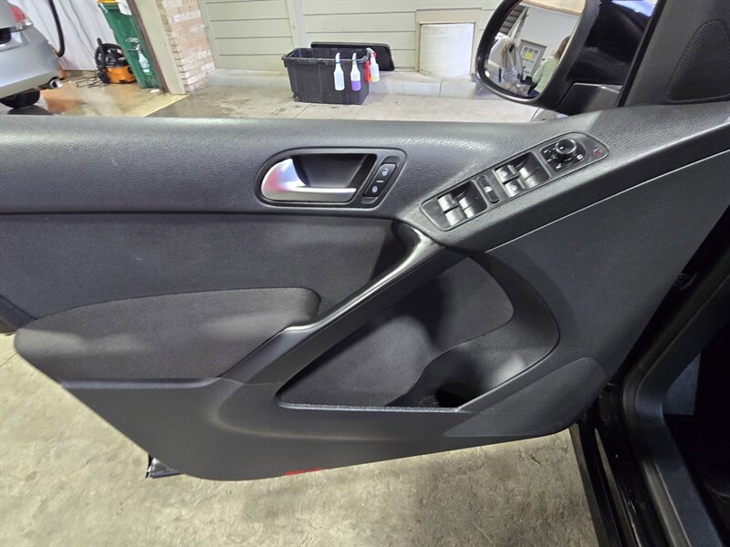 Used 2014 Volkswagen Tiguan S FWD image 11