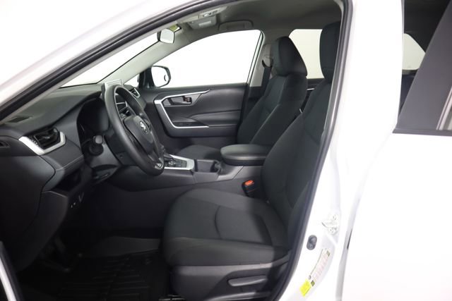 Used 2025 Toyota RAV4 LE image 28