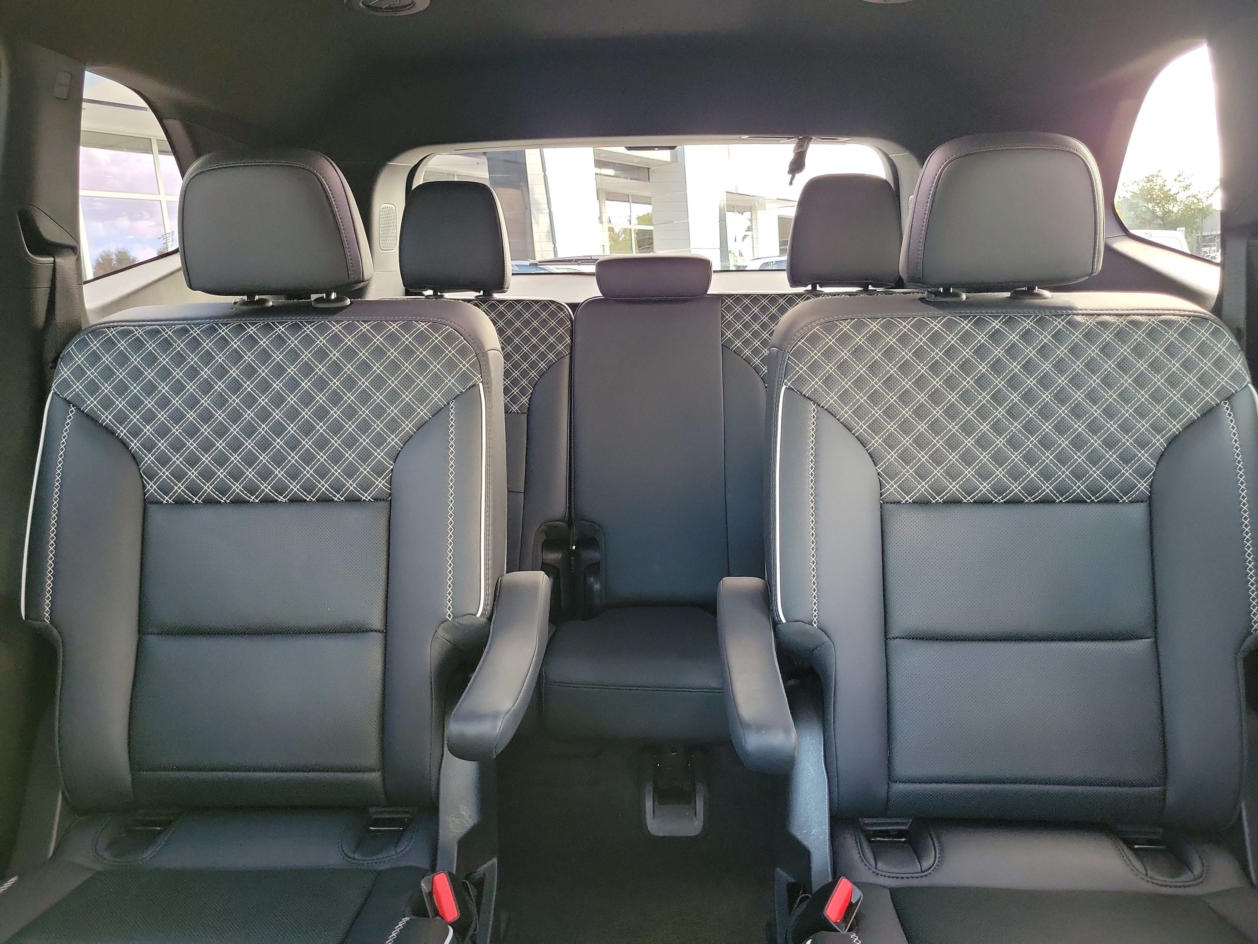 Used 2025 GMC Acadia Denali w/ Super Cruise Package FWD image 16