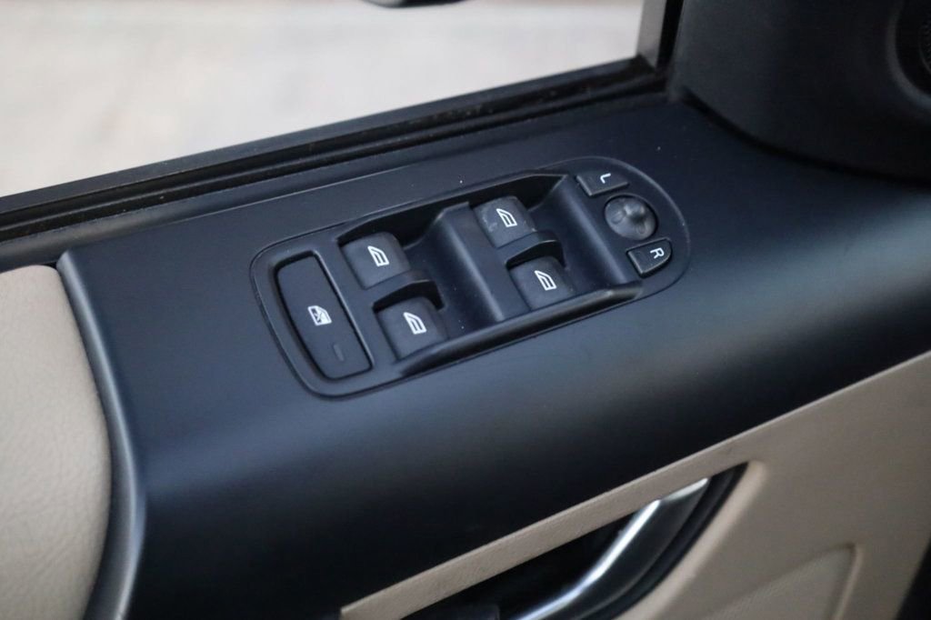 Used 2012 Land Rover LR2 HSE image 34