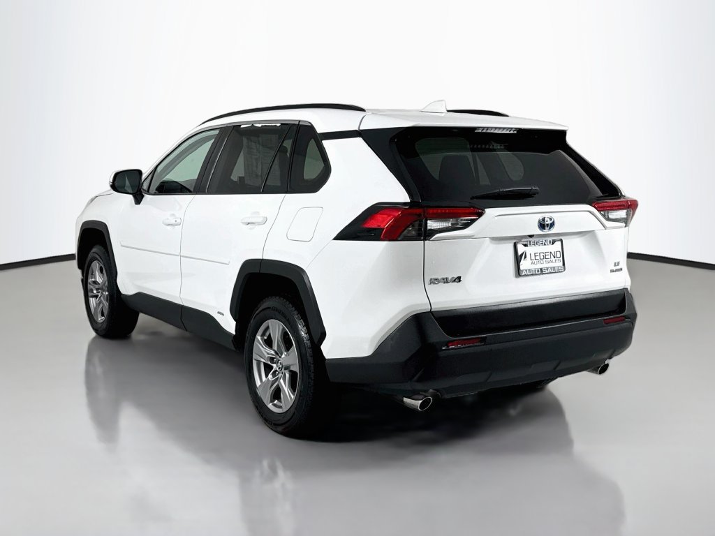 Used 2024 Toyota RAV4 LE AWD/4WD image 8