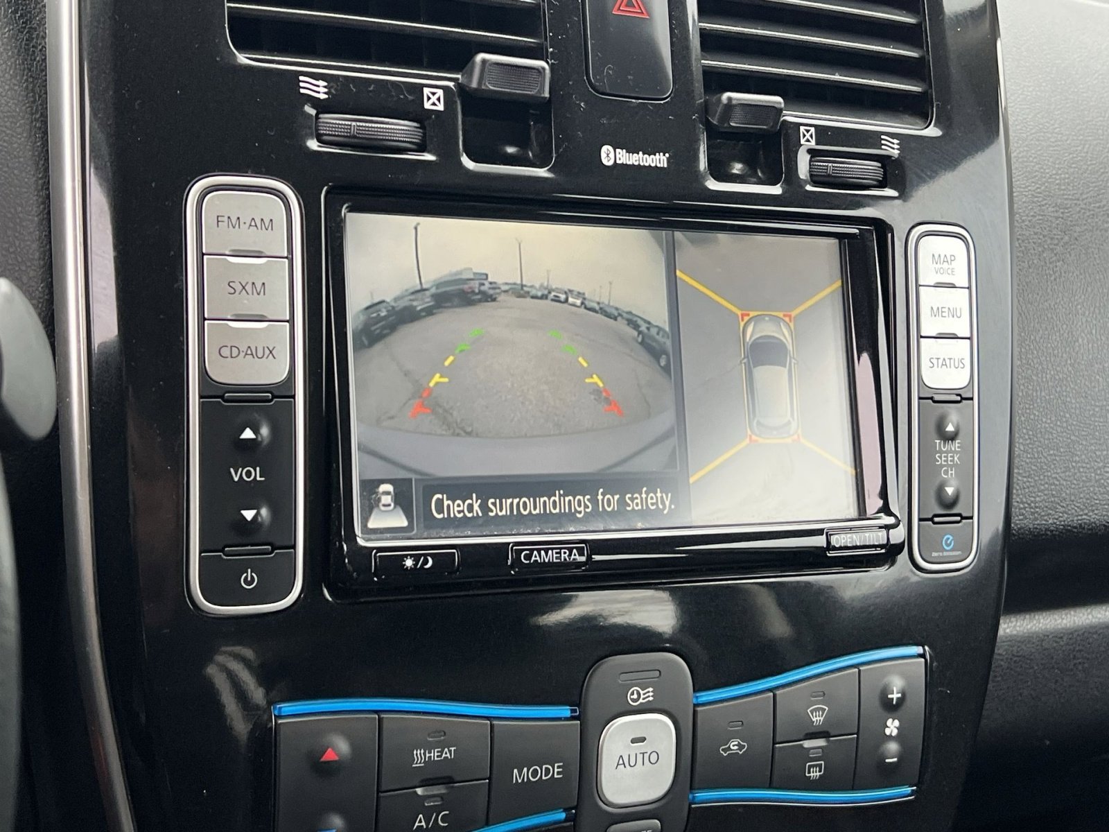 Used 2016 Nissan Leaf SL w/ Premium Package image 19