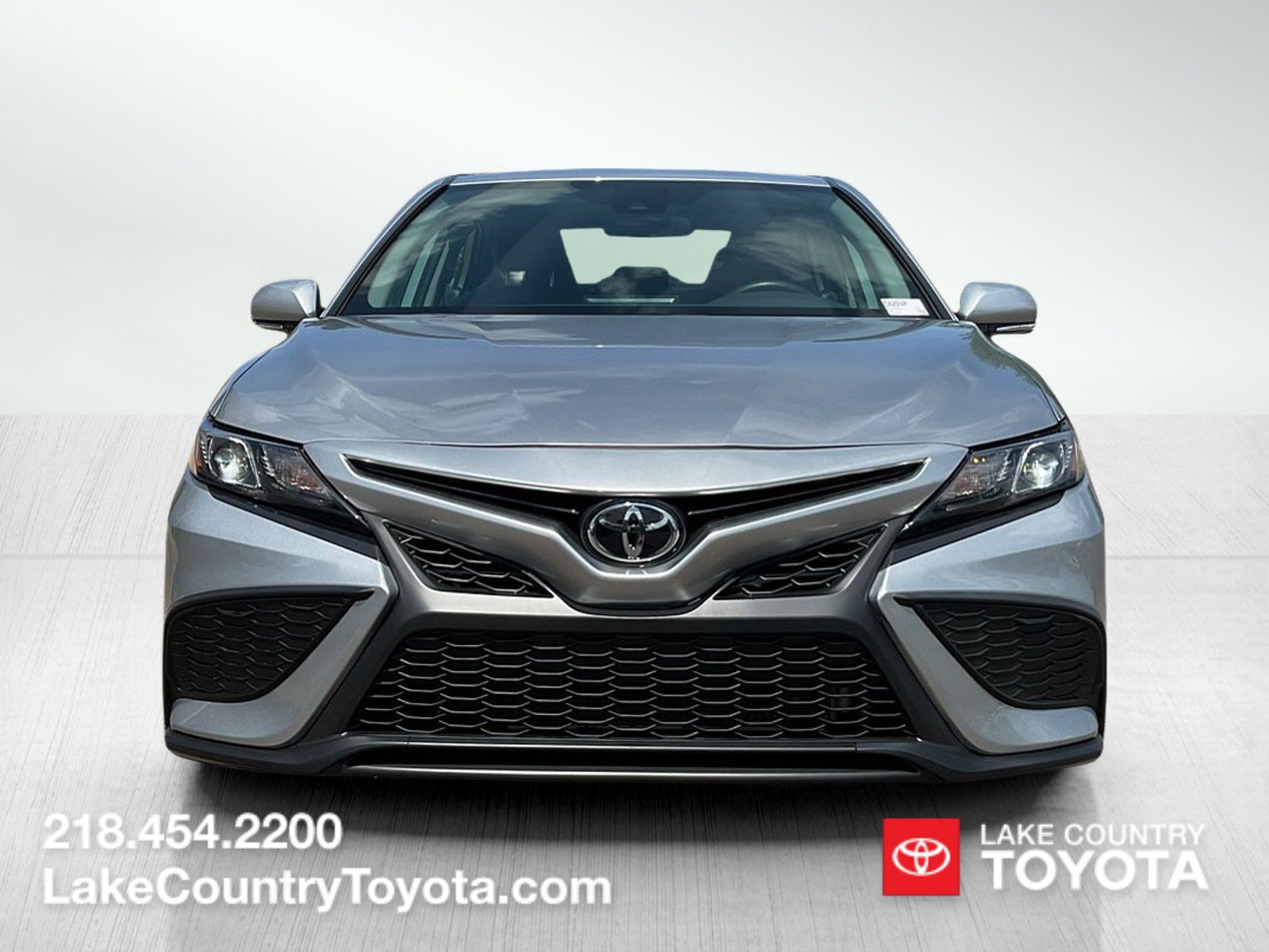 Used 2024 Toyota Camry SE FWD image 8
